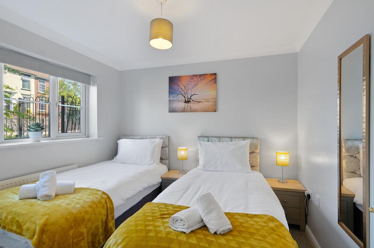 4Br Townhouse Wbalcony Free Parking Fast Wi-Fi Villa NWI Buitenkant foto