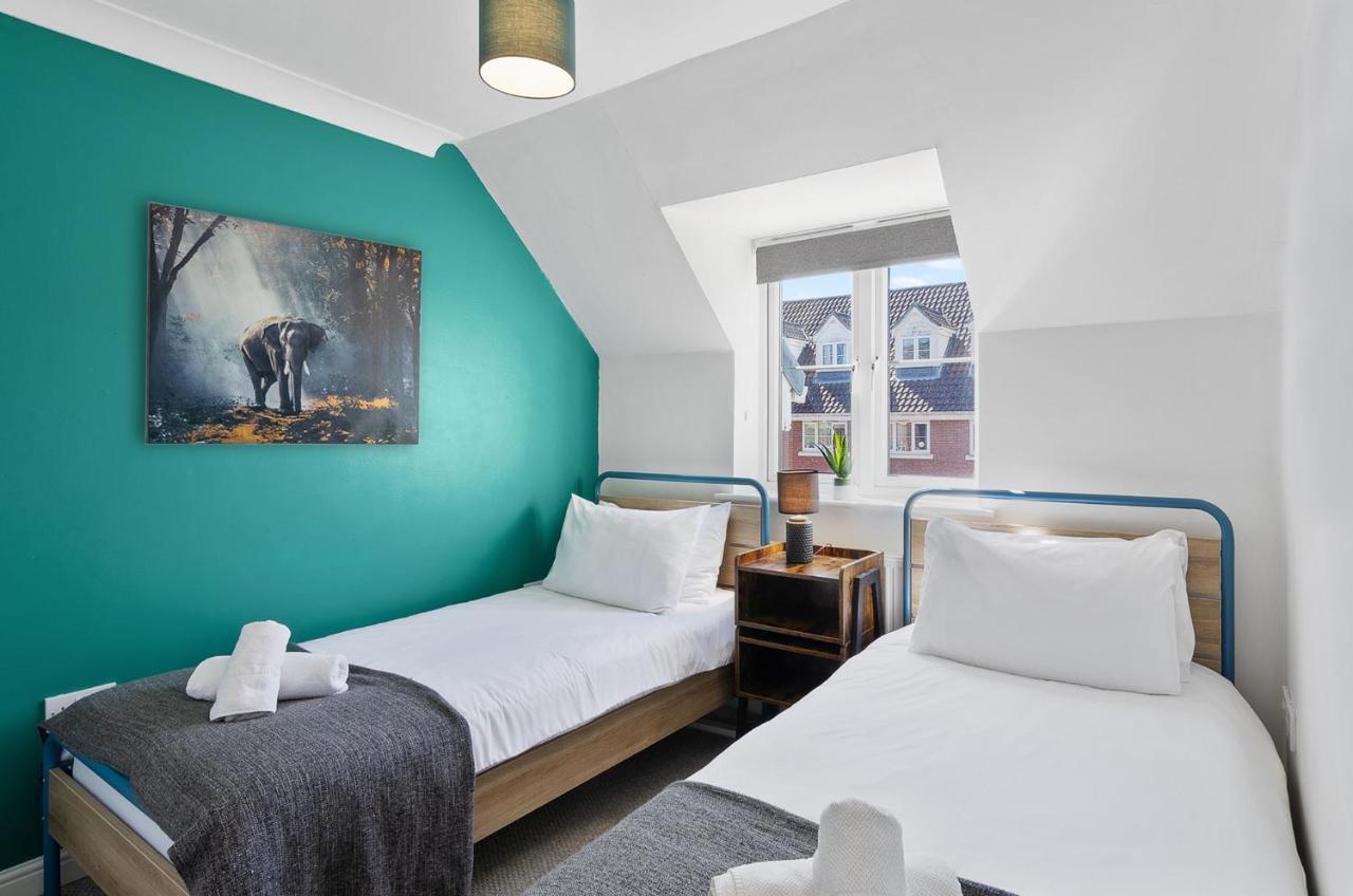 4Br Townhouse Wbalcony Free Parking Fast Wi-Fi Villa NWI Buitenkant foto