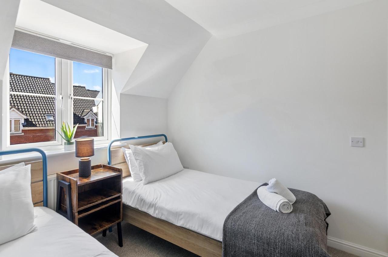 4Br Townhouse Wbalcony Free Parking Fast Wi-Fi Villa NWI Buitenkant foto
