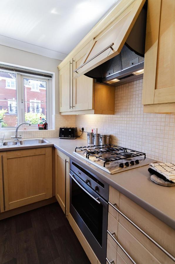 4Br Townhouse Wbalcony Free Parking Fast Wi-Fi Villa NWI Buitenkant foto