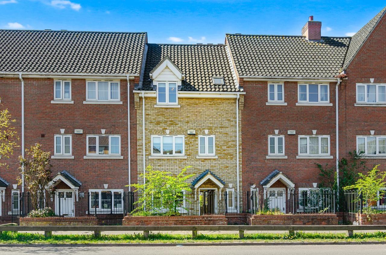 4Br Townhouse Wbalcony Free Parking Fast Wi-Fi Villa NWI Buitenkant foto