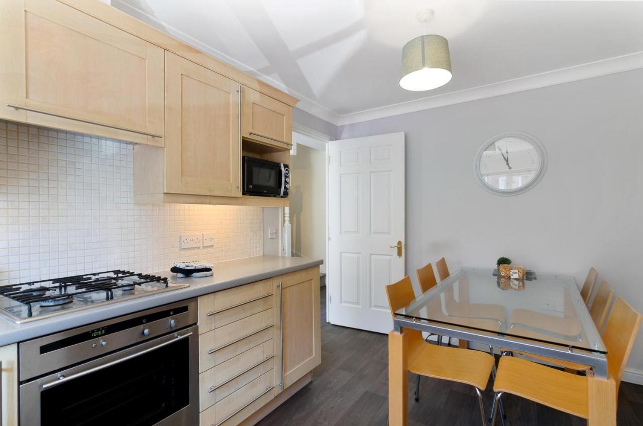 4Br Townhouse Wbalcony Free Parking Fast Wi-Fi Villa NWI Buitenkant foto
